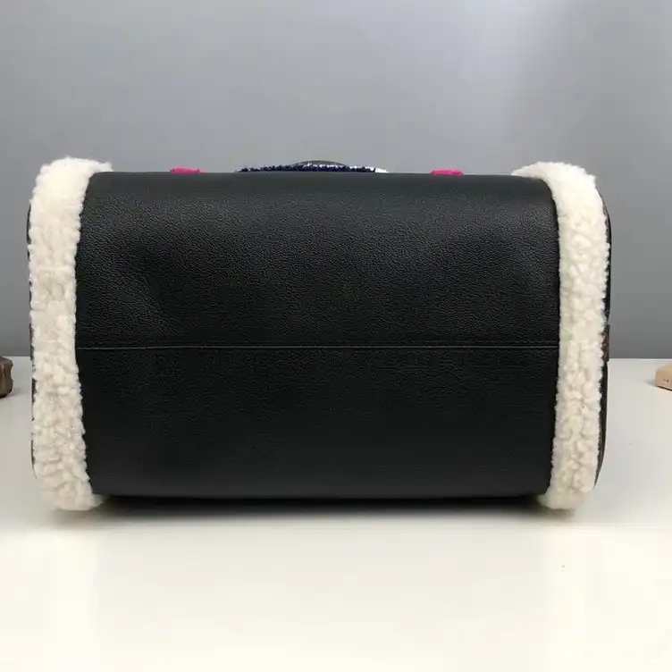 Fashionrepsfam ru LV 20DJ11070 Bag 0526